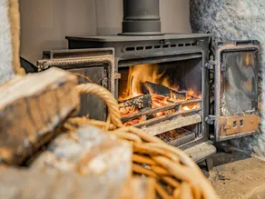 Cottage with garden, barbecue & jacuzzi - Image 3