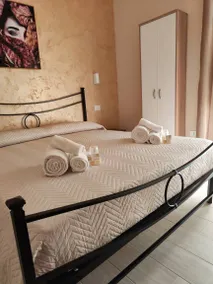 Bed & breakfast with garden | Panoramic view - Image 5
