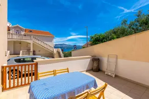 Acogedor apartamento con jardín, terraza y barbacoa | Vistas al jardín | Admite mascotas - Image 2