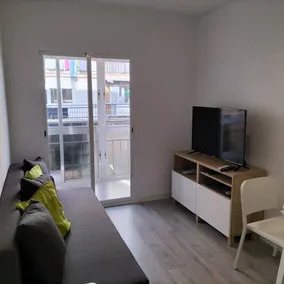 Fully equipped holiday apartment with terrace - Image 2