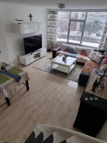Chambre privée adaptée aux familles avec jacuzzi - Image 3