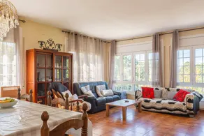 Holiday home with jacuzzi, terrace & BBQ | Mountain view - Image 4