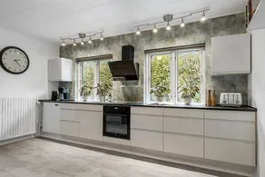 Holiday home with terrace - Image 4