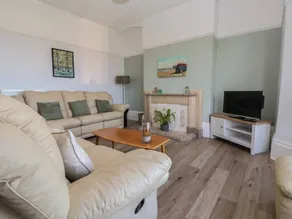 Cottage with garden - Image 4