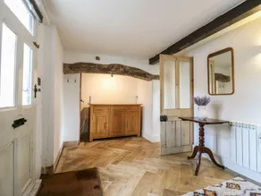 Cottage with garden - Image 3