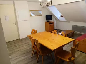 Apartment mit Pool - Image 3