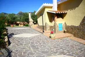 Child-friendly villa with terrace, garden & barbeque | Sea view - Image 4