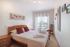 Appartement de vacances entièrement équipé avec internet haut débit | Vue ville | Proche de la plage | Avec animaux autorisés - Image 5