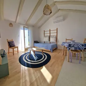 Flat with terrace - Image 4