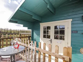 Cottage with garden & terrace - Image 3