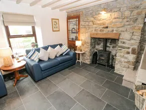 Cottage with garden & terrace - Image 3