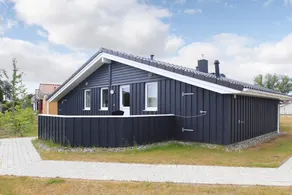 Holiday home with sauna, terrace & jacuzzi - Image 5