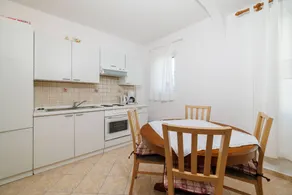 Holiday apartment with barbecue | Garden view - Image 3