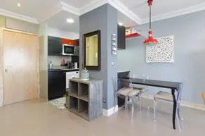 Flat with terrace - Image 4