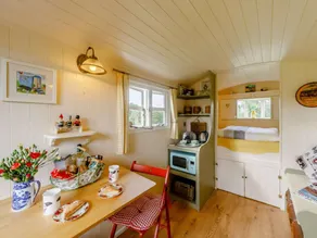 Cottage with barbecue & garden - Image 2