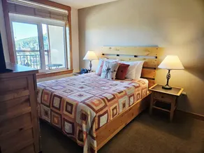 Condo with private pool - Image 4