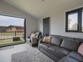 Family-friendly cottage with pool & garden | Beach view - Image 4