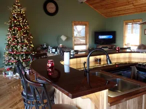 Woodland Cottage Rental Perfect for Couples Overlooking Raccoon Creek in Ohio - Image 3