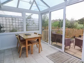 Cottage with terrace & garden | Beach view - Image 5