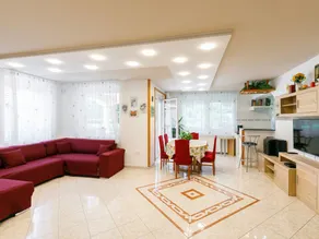 Fully equipped holiday home with private pool, terrace & barbecue - Image 4