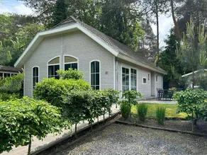 Holiday home with garden, terrace & heated pool - Image 4