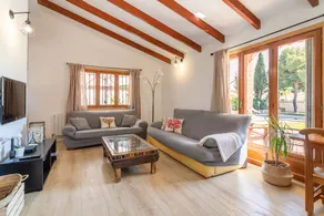Chalet avec jardin, terrasse et piscine privée | Vue jardin - Image 5