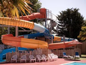 Familienorientiertes Mobilheim mit beheiztem Pool und Terrasse - Image 2