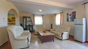 House with jacuzzi, pool & BBQ - Image 3