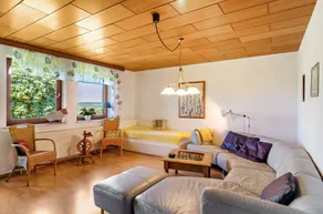 Flat with barbeque & garden | Garden view - Image 3