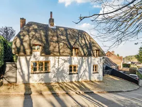 Family-oriented cottage with garden | River view | Pet-friendly - Image 2