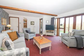 Family-friendly beautiful cottage with garden | Pets are welcome - Image 4