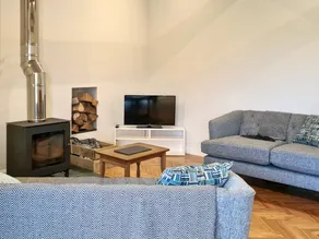 Cottage with garden | River view - Image 2