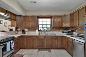 Spacious Texas Ranch Retreat with Cowboy Pool and Fire Pit Near Lake Livingston, Coldspring TX - Image 4