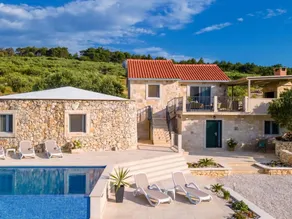Holiday home with terrace, barbecue & garden - Image 3