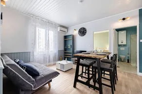 Holiday home with terrace & barbeque - Image 3