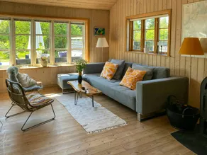 Holiday home with garden, terrace & barbecue | Sea view - Image 2