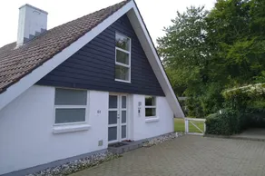 House with terrace, garden & hot tub | Sea view - Image 3