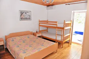 Wohnung mit Terrasse und Grill - Image 4