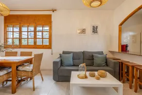 Holiday home with barbecue, garden & terrace - Image 3