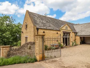 Family-friendly cottage with garden & barbecue - Image 2