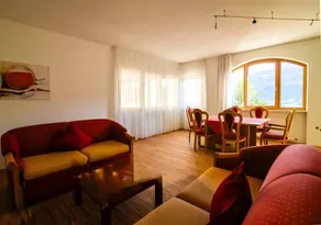 Ferienwohnung mit Terrasse, Garten und beheiztem Pool | Bergblick - Image 5