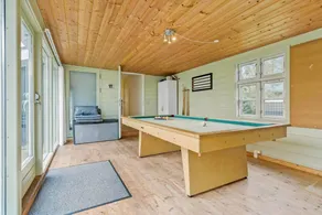 Holiday home with barbecue & terrace - Image 4