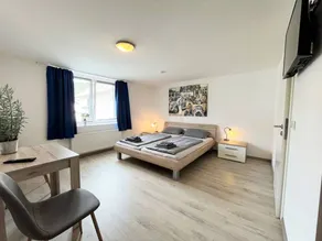 Apartment with terrace - Image 2