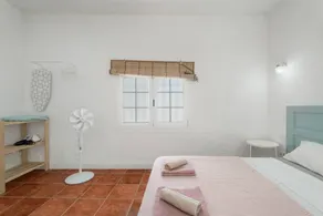 House | City view - Image 2