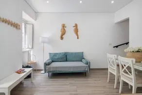 Holiday apartment with fast internet & terrace | City view - Image 4