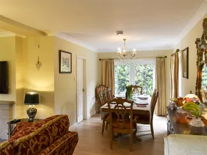 Cottage with barbeque & garden | River view - Image 5