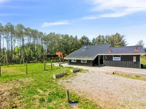 Family-oriented charming house with terrace, sauna & private pool | Next to the beach | Pets are welcome - Image 5