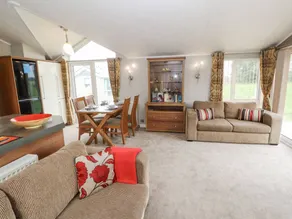 Cottage with garden - Image 4