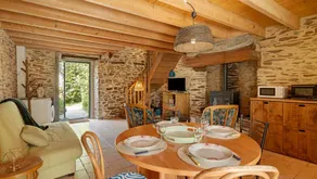 Holiday Home 'Gite Champêtre' with Private Garden and Wi-Fi - Image 4