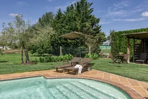 Casa vacacional con jardín, piscina y terraza | Vistas al jardín - Image 2